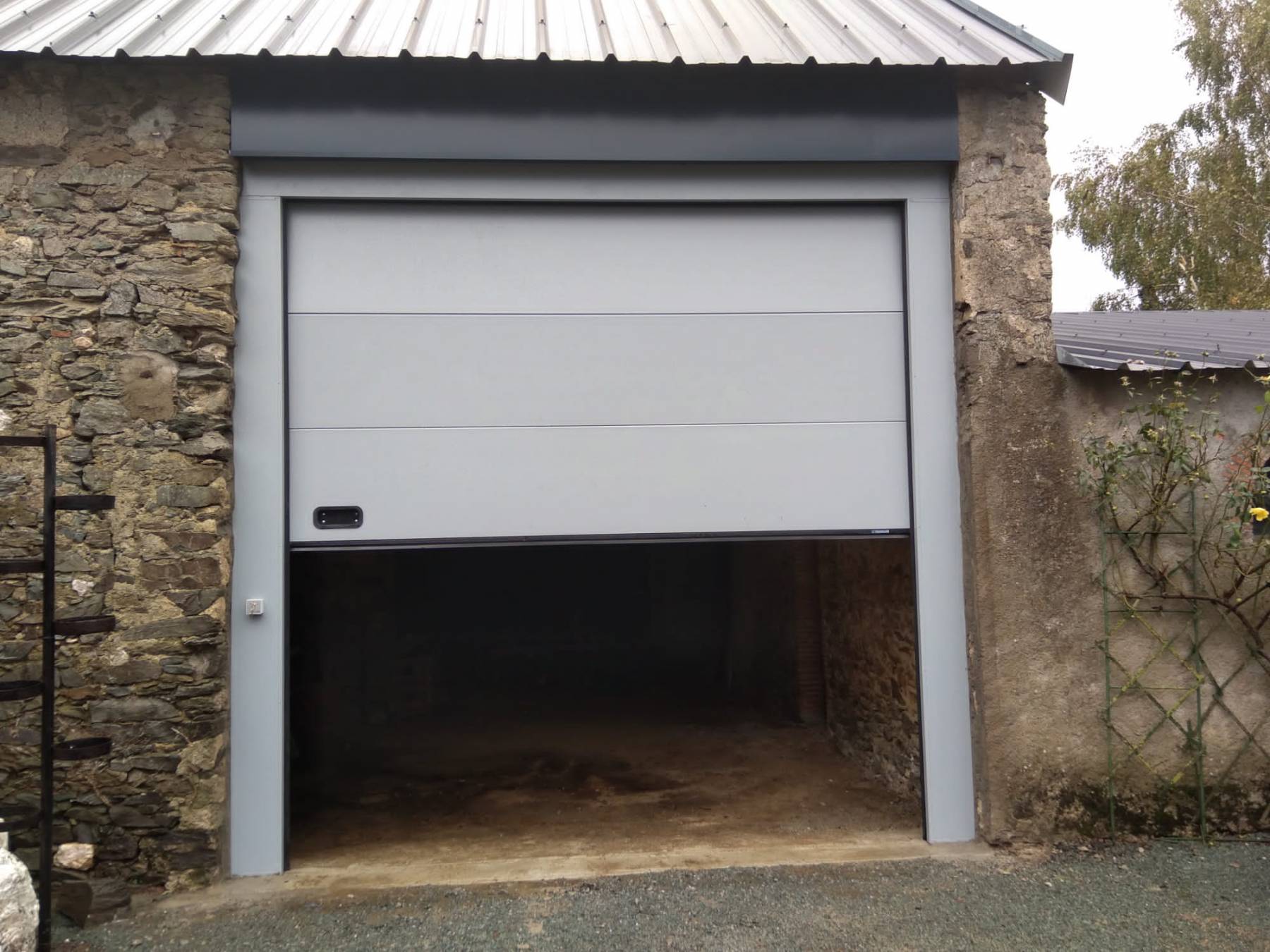 porte de garage industriel chemillé angers concept bois métal